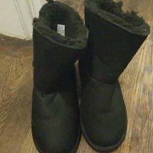 Black tassel. Bearpaws